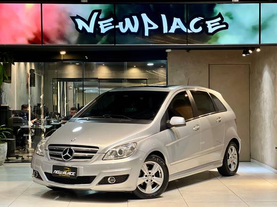 MERCEDES-BENZ B 180 1.7 8V GASOLINA 4P AUTOMÁTICO